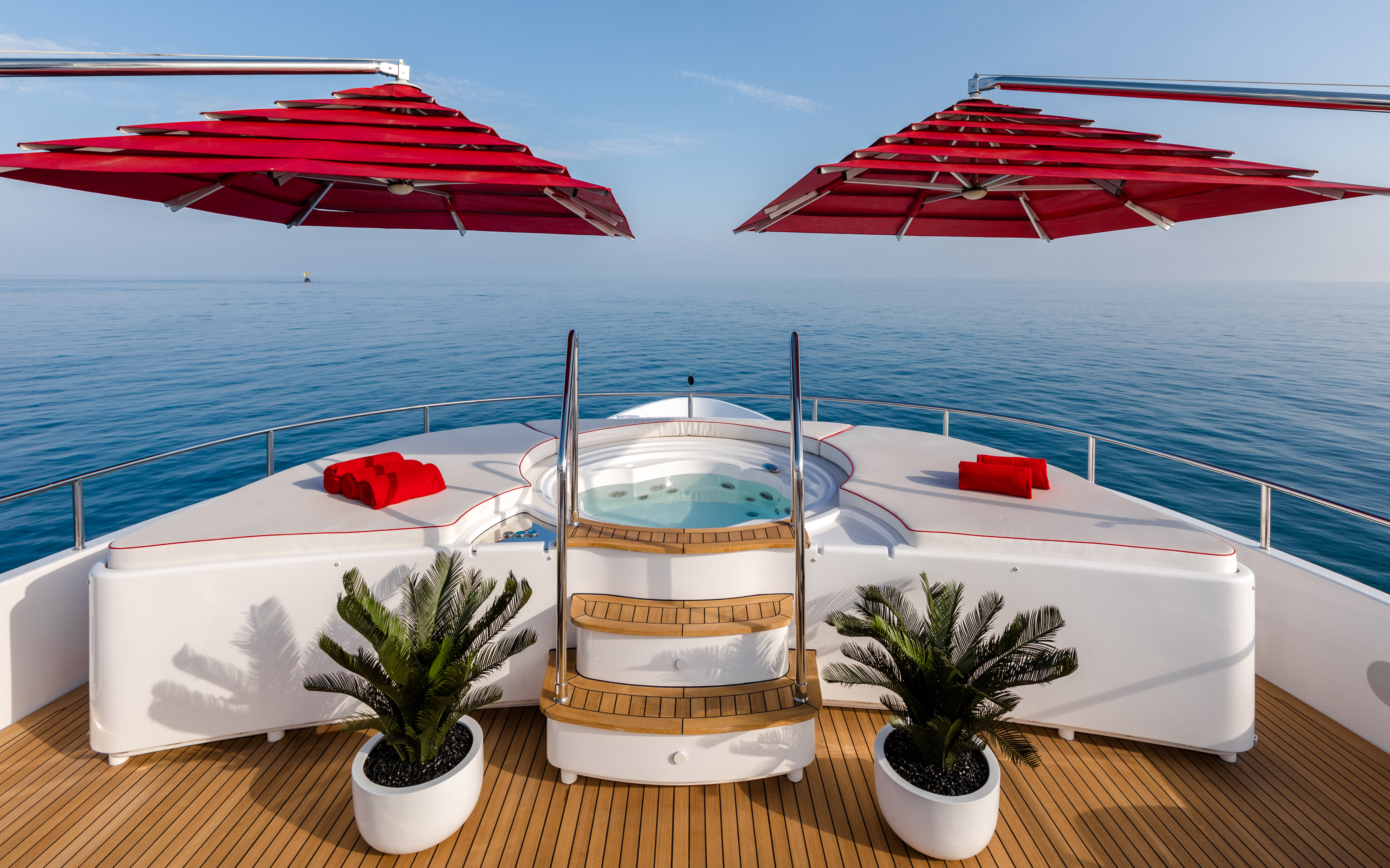 EMOTION2 yacht