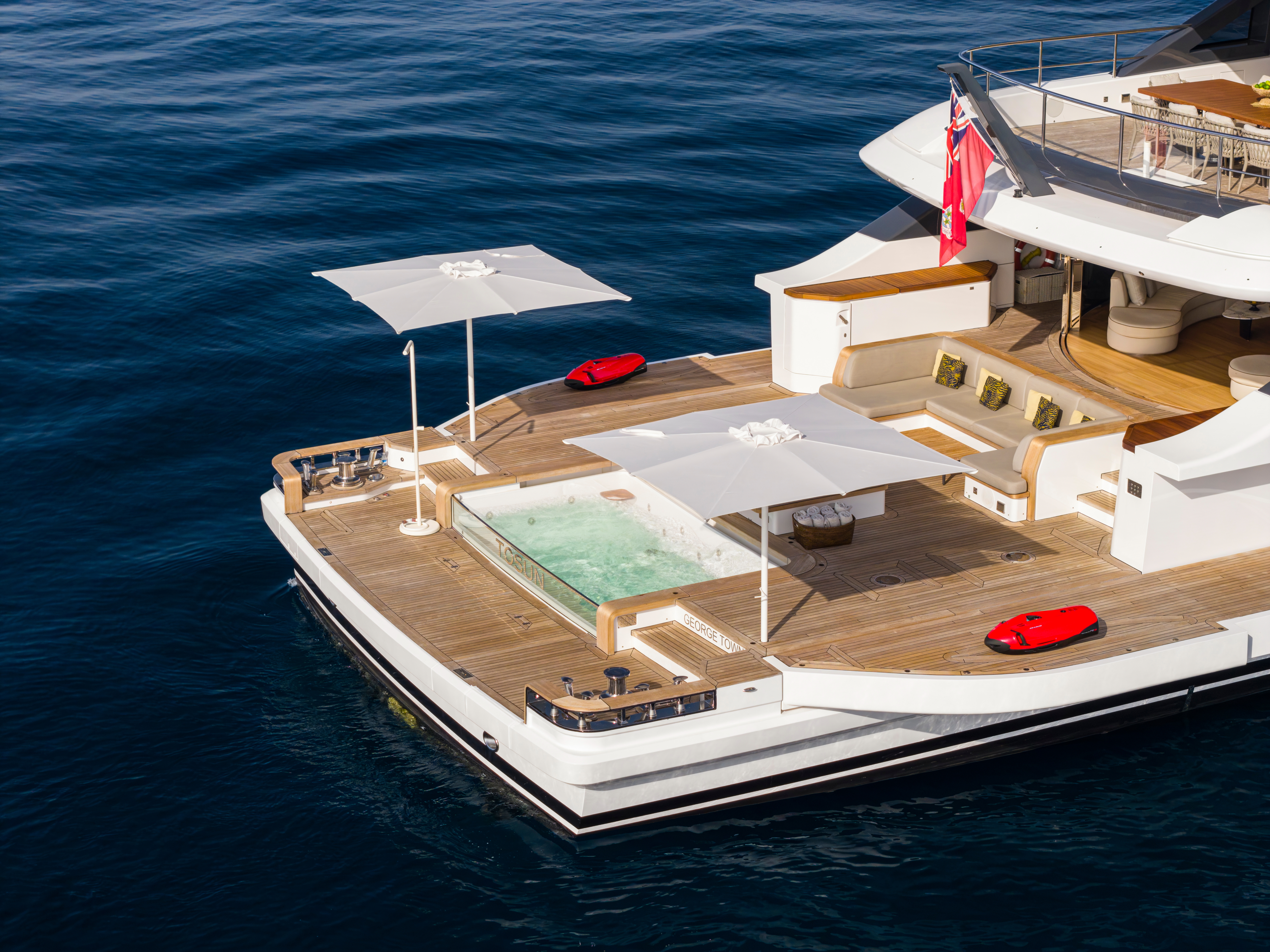 Benetti Oasis TOSUN beach club