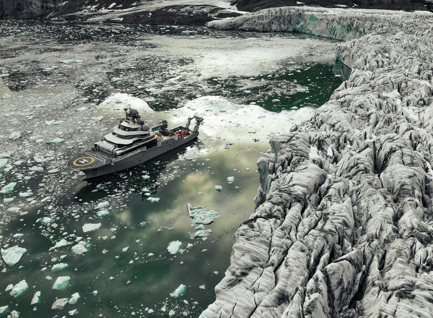 Winner - Glacial edge by JP Myburgh, OCEANXPLORER