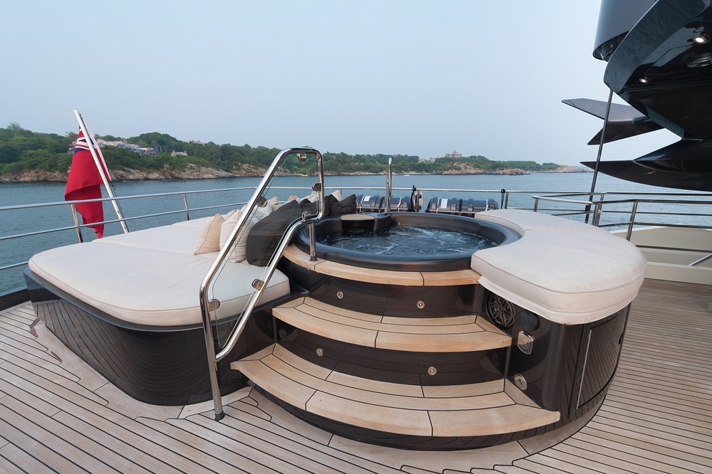 Jacuzzi and sunpads - the perfect combo