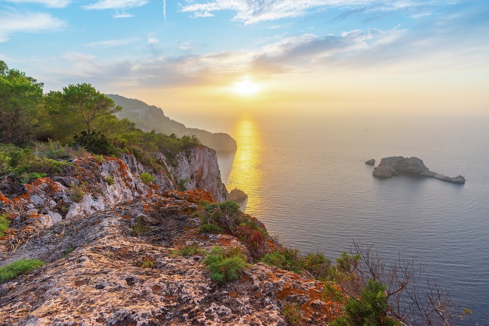 The tiny archipelago of Ses Margalides features arches, caves and marina life of all sorts