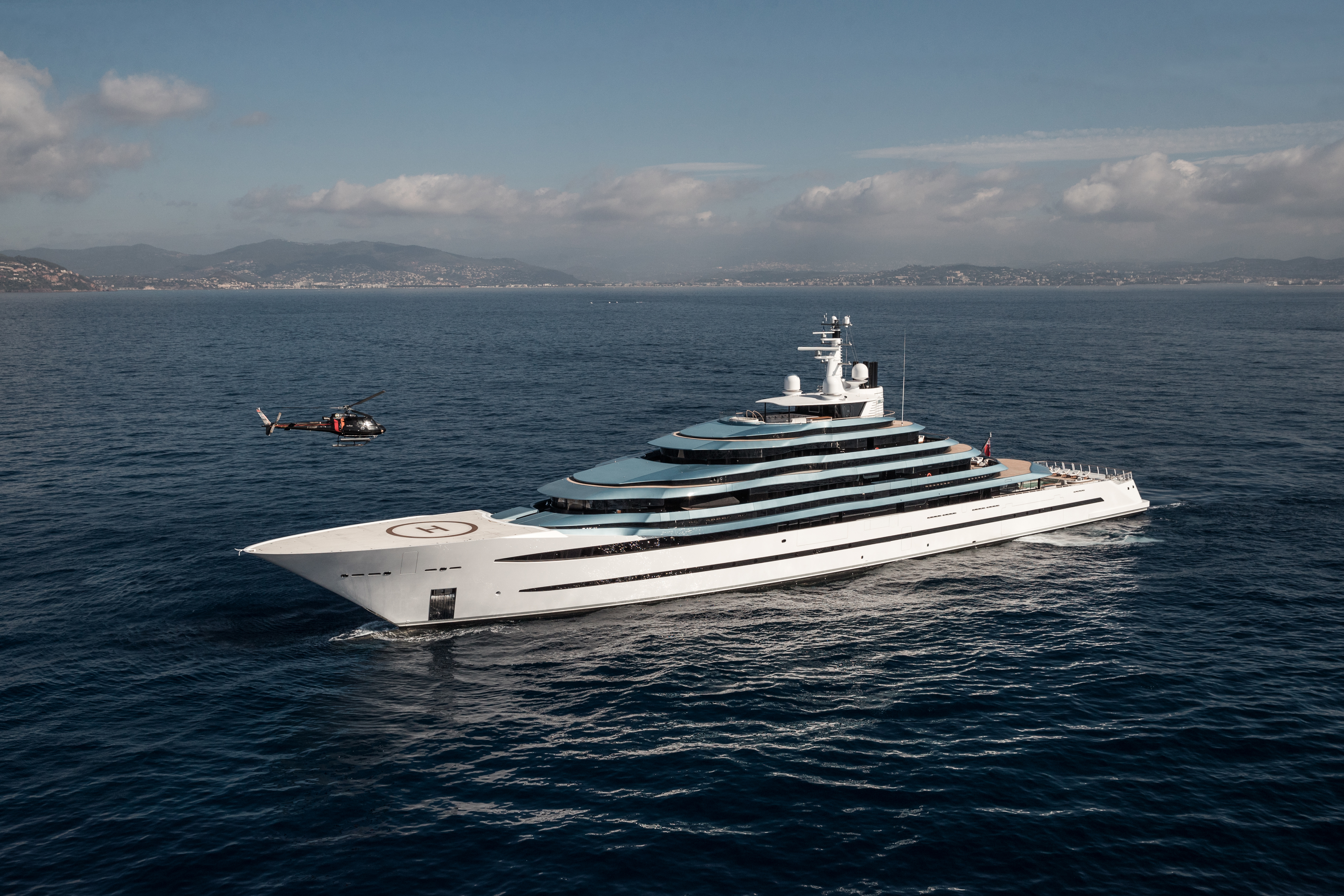KAOS yacht