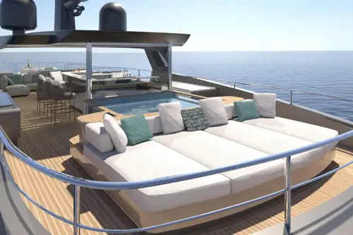 Sun deck aft